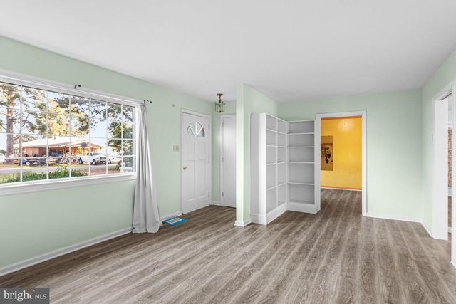 310 E GWYNNFIELD RD, Tappahannock, VA 22560