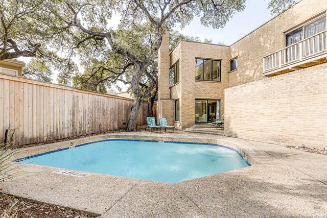 7110 Poniente Ln, San Antonio, TX 78209