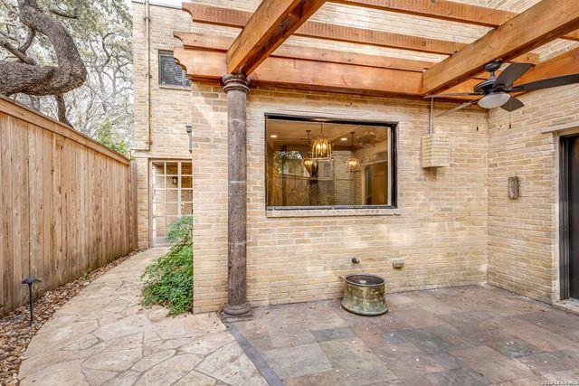 7110 Poniente Ln, San Antonio, TX 78209