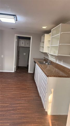 806 W Atchley Avenue, Alvarado, TX 76009