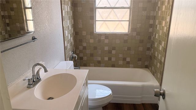 806 W Atchley Avenue, Alvarado, TX 76009