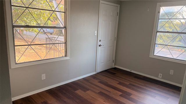 806 W Atchley Avenue, Alvarado, TX 76009