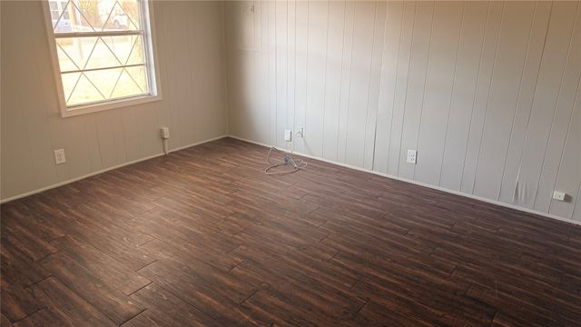 806 W Atchley Avenue, Alvarado, TX 76009