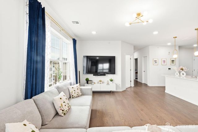 147 Lorhan Drive, Piscataway, NJ 08854