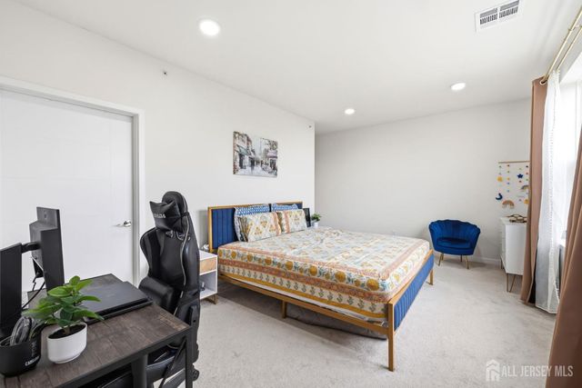 147 Lorhan Drive, Piscataway, NJ 08854
