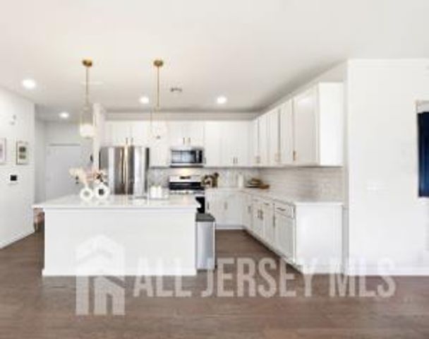 147 Lorhan Drive, Piscataway, NJ 08854