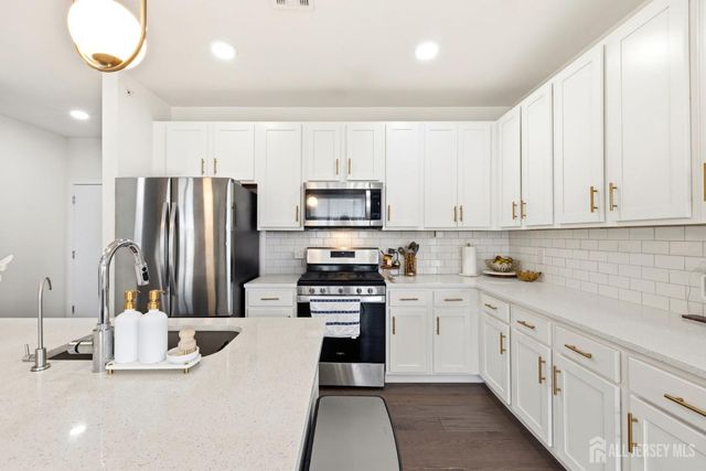 147 Lorhan Drive, Piscataway, NJ 08854