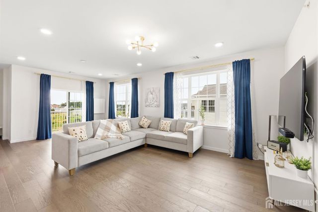 147 Lorhan Drive, Piscataway, NJ 08854