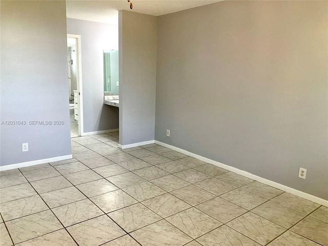 2801 NW 47th Ter 403B, Lauderdale Lakes, FL 33313