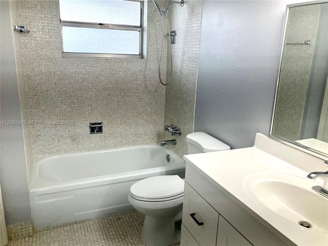 2801 NW 47th Ter 403B, Lauderdale Lakes, FL 33313