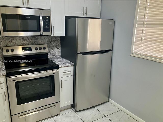 2801 NW 47th Ter 403B, Lauderdale Lakes, FL 33313