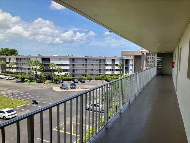 2801 NW 47th Ter 403B, Lauderdale Lakes, FL 33313