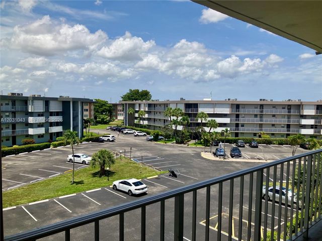 2801 NW 47th Ter 403B, Lauderdale Lakes, FL 33313