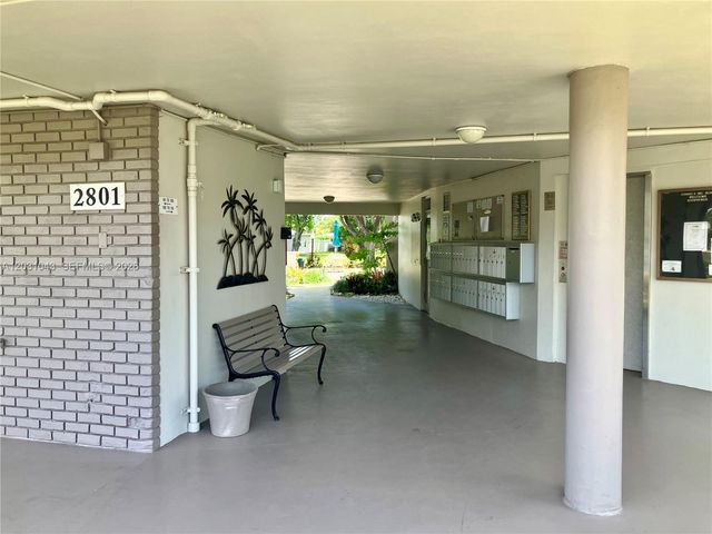 2801 NW 47th Ter 403B, Lauderdale Lakes, FL 33313