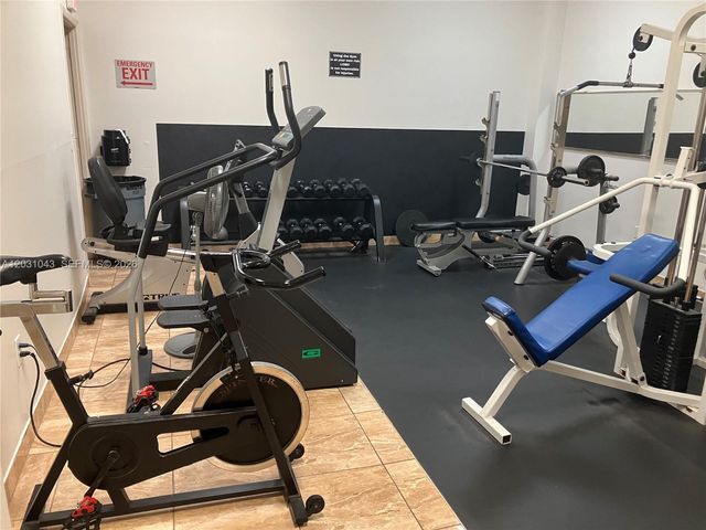 2801 NW 47th Ter 403B, Lauderdale Lakes, FL 33313