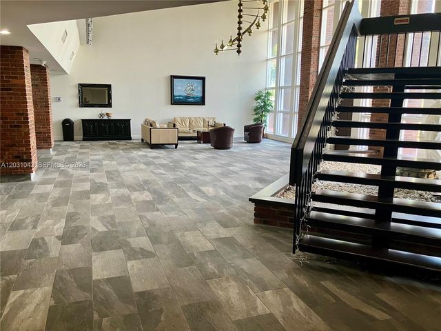 2801 NW 47th Ter 403B, Lauderdale Lakes, FL 33313