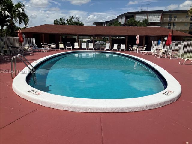 2801 NW 47th Ter 403B, Lauderdale Lakes, FL 33313