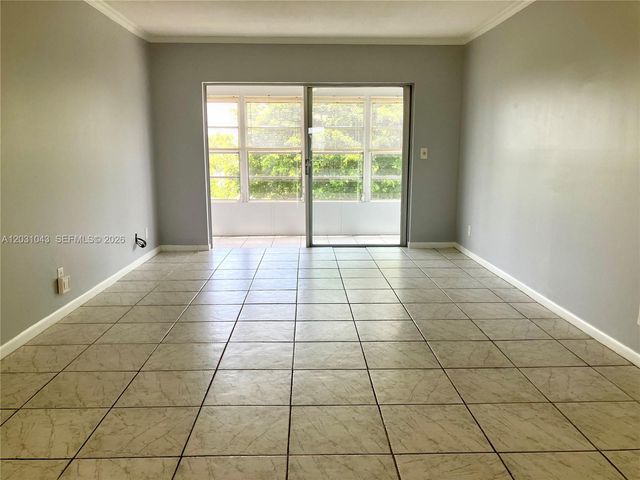 2801 NW 47th Ter 403B, Lauderdale Lakes, FL 33313