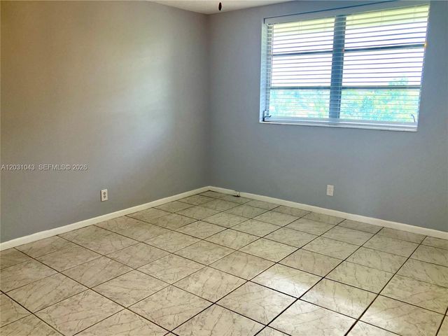 2801 NW 47th Ter 403B, Lauderdale Lakes, FL 33313
