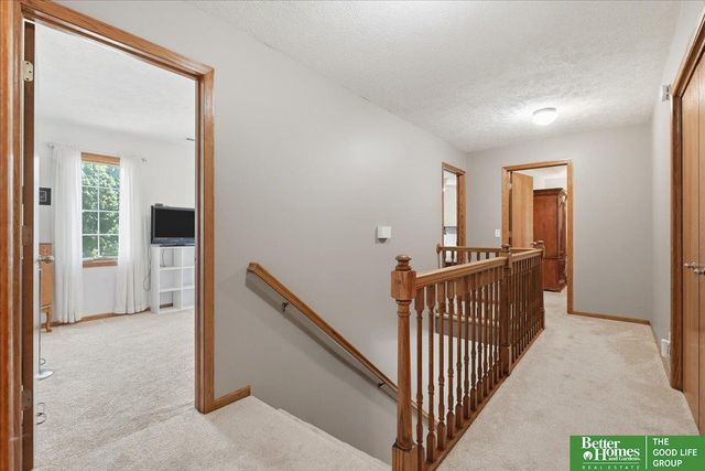 212 Castle Pine Drive, Papillion, NE 68133