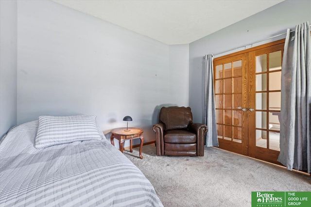 212 Castle Pine Drive, Papillion, NE 68133