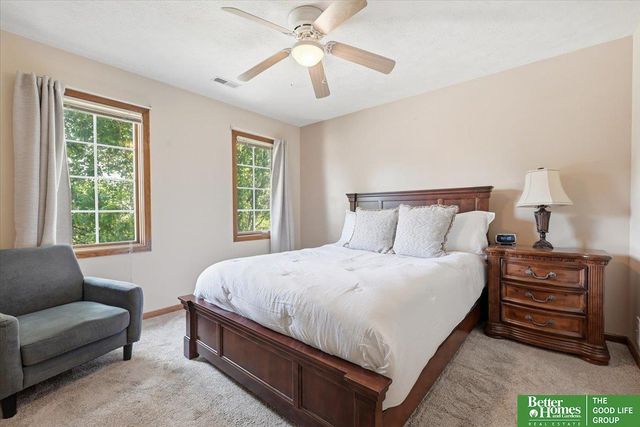 212 Castle Pine Drive, Papillion, NE 68133