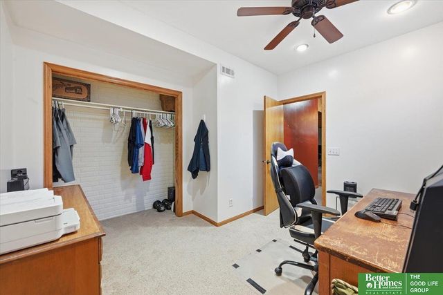 212 Castle Pine Drive, Papillion, NE 68133