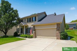 212 Castle Pine Drive, Papillion, NE 68133