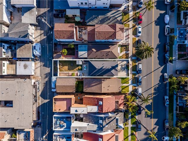 218 11th, Huntington Beach, CA 92648