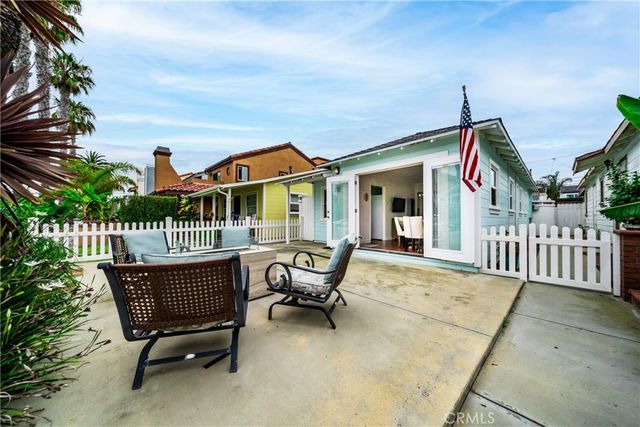 218 11th, Huntington Beach, CA 92648