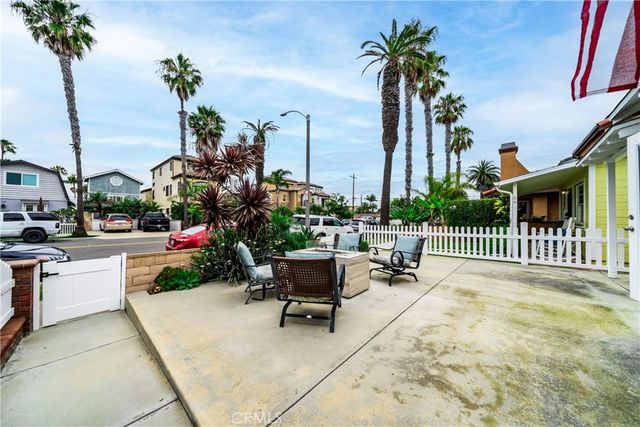 218 11th, Huntington Beach, CA 92648