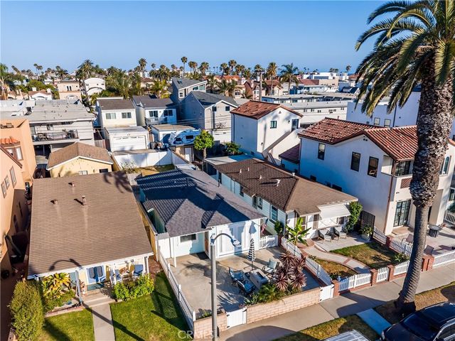 218 11th, Huntington Beach, CA 92648