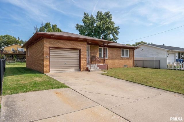 4123 N LINWOOD Avenue, Davenport, IA 52806