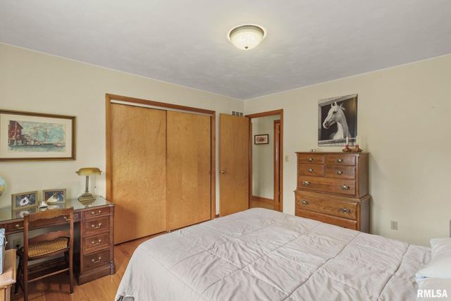 4123 N LINWOOD Avenue, Davenport, IA 52806