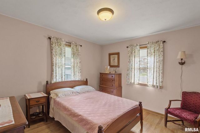 4123 N LINWOOD Avenue, Davenport, IA 52806