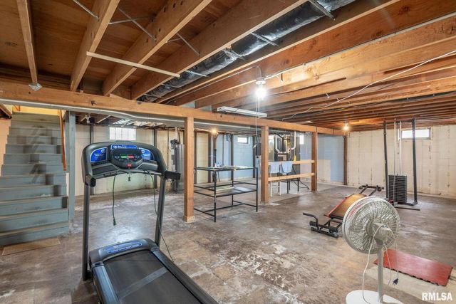 4123 N LINWOOD Avenue, Davenport, IA 52806