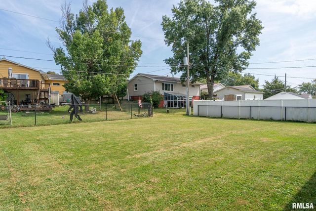 4123 N LINWOOD Avenue, Davenport, IA 52806