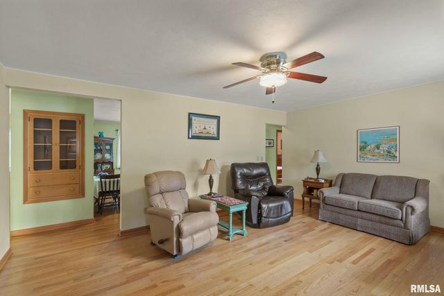 4123 N LINWOOD Avenue, Davenport, IA 52806