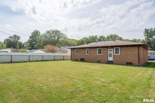 4123 N LINWOOD Avenue, Davenport, IA 52806