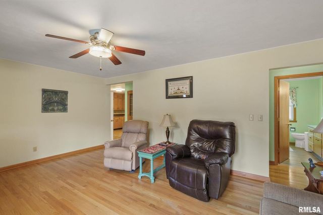 4123 N LINWOOD Avenue, Davenport, IA 52806