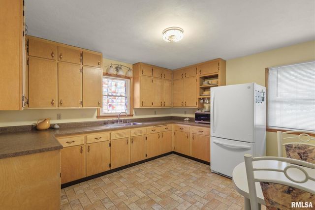 4123 N LINWOOD Avenue, Davenport, IA 52806