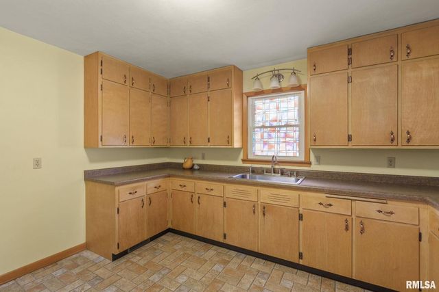 4123 N LINWOOD Avenue, Davenport, IA 52806