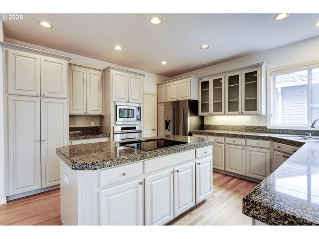 14488 PFEIFER Dr, Lake Oswego, OR 97035