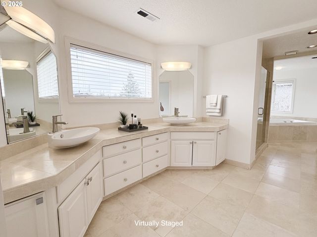 14488 PFEIFER Dr, Lake Oswego, OR 97035