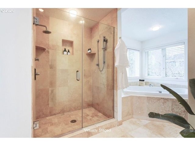 14488 PFEIFER Dr, Lake Oswego, OR 97035