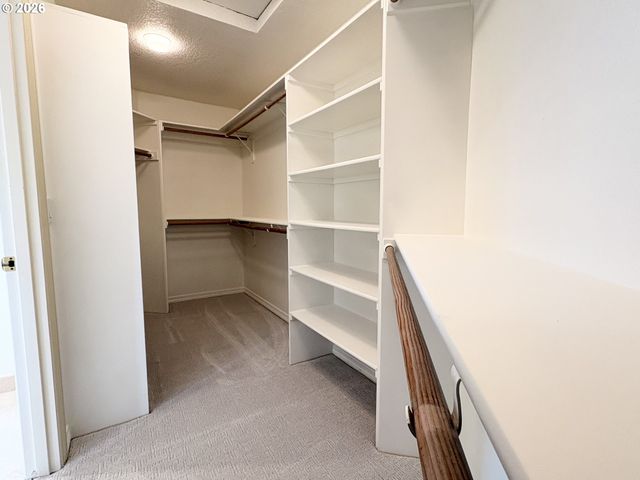 14488 PFEIFER Dr, Lake Oswego, OR 97035