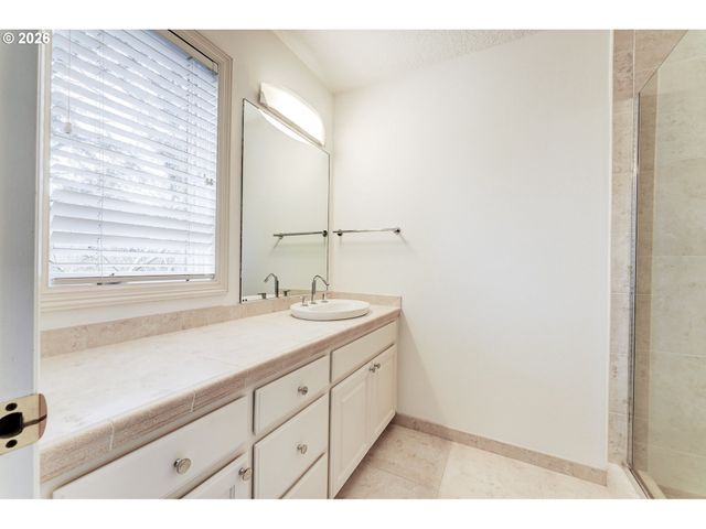 14488 PFEIFER Dr, Lake Oswego, OR 97035