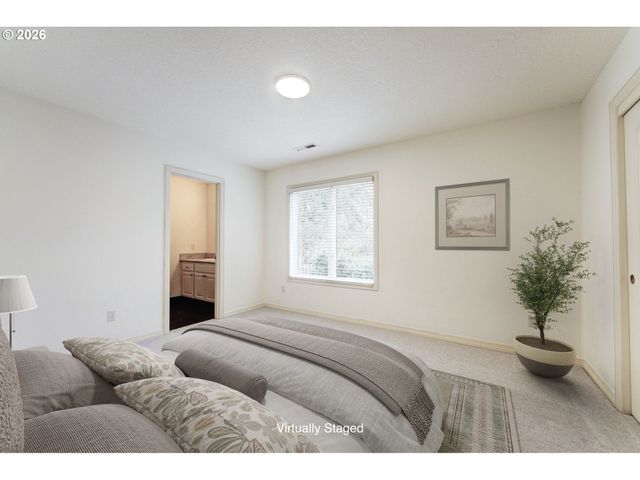 14488 PFEIFER Dr, Lake Oswego, OR 97035