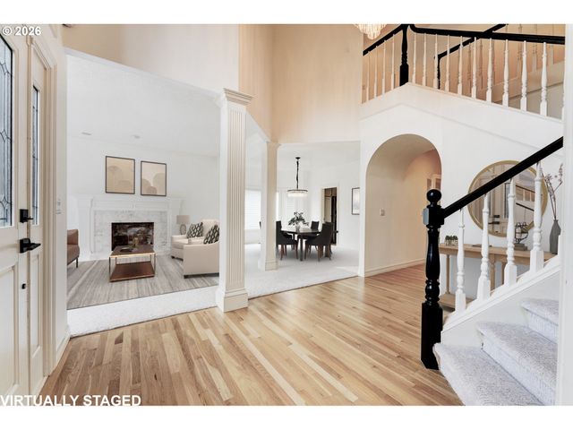 14488 PFEIFER Dr, Lake Oswego, OR 97035