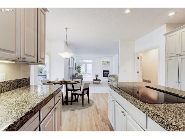 14488 PFEIFER Dr, Lake Oswego, OR 97035